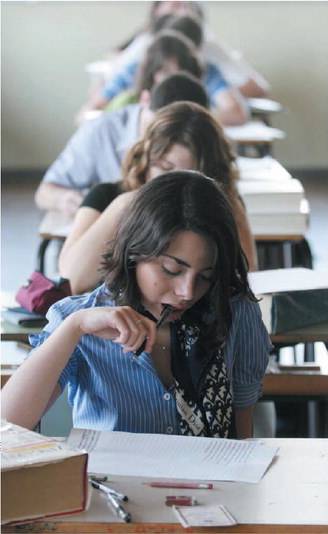 Boicottati i test Invalsi 
Studenti e professori? 
Partigiani contro la destra