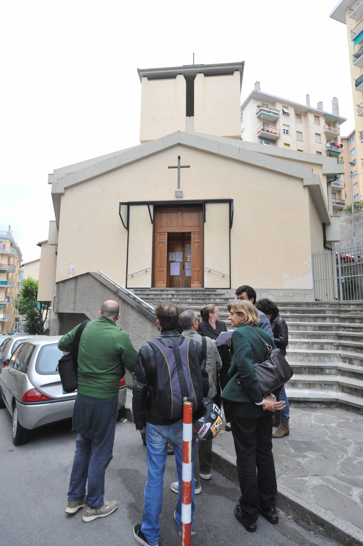 Genova, prete arrestato: 
abusi su minore e spaccio 