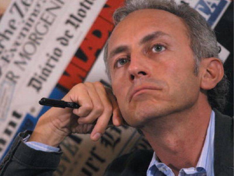 La satira malriuscita  
Che pena il Travaglio 
da fotoromanzo sul Fatto