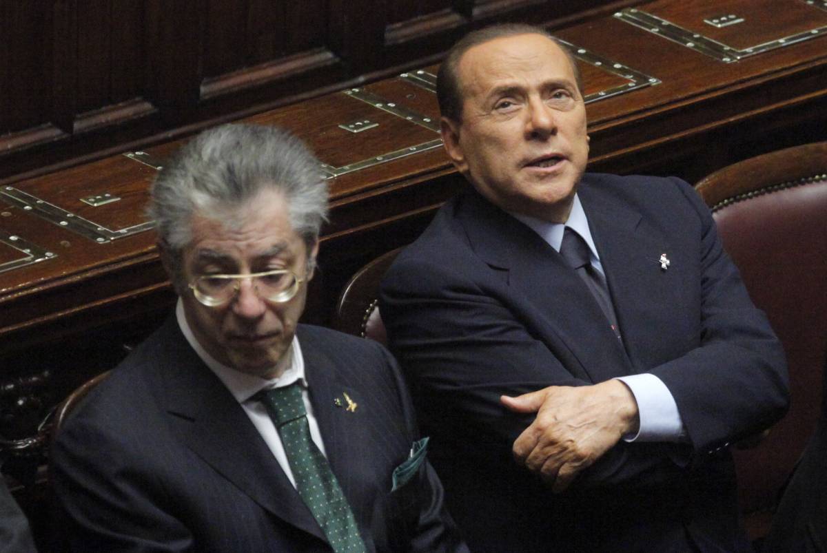 Berlusconi: "Governo non rischia 
Ma qualcuno ha remato contro"