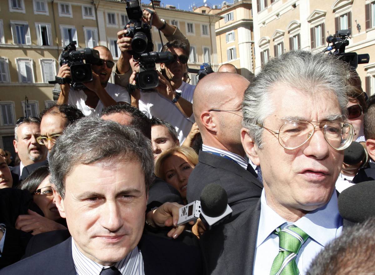Bossi svela: "Porteremo due ministeri a Milano" 
Immediato stop di Alemanno: "Sono solo balle"