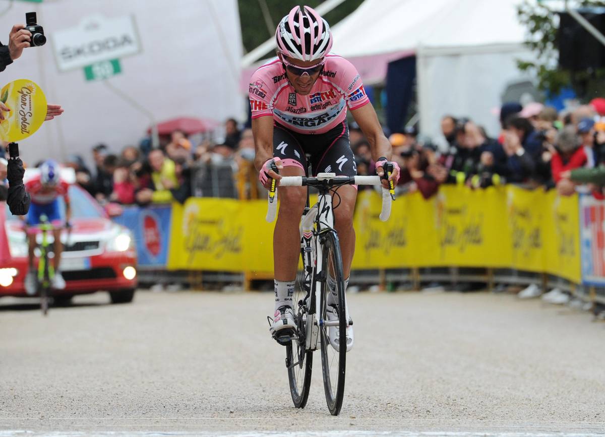 Giro, Contador è padrone 
Nibali attacca e va in crisi 
Nieve vince sul Gardeccia