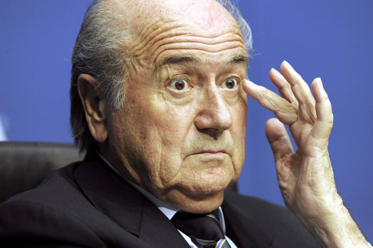 Inchiesta della Fifa sul re del calcio: 
Blatter è nei guai per corruzione