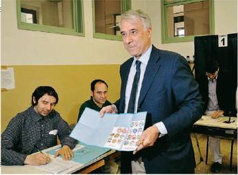 Pisapia, la mamma e la claque: accoglienza al Berchet