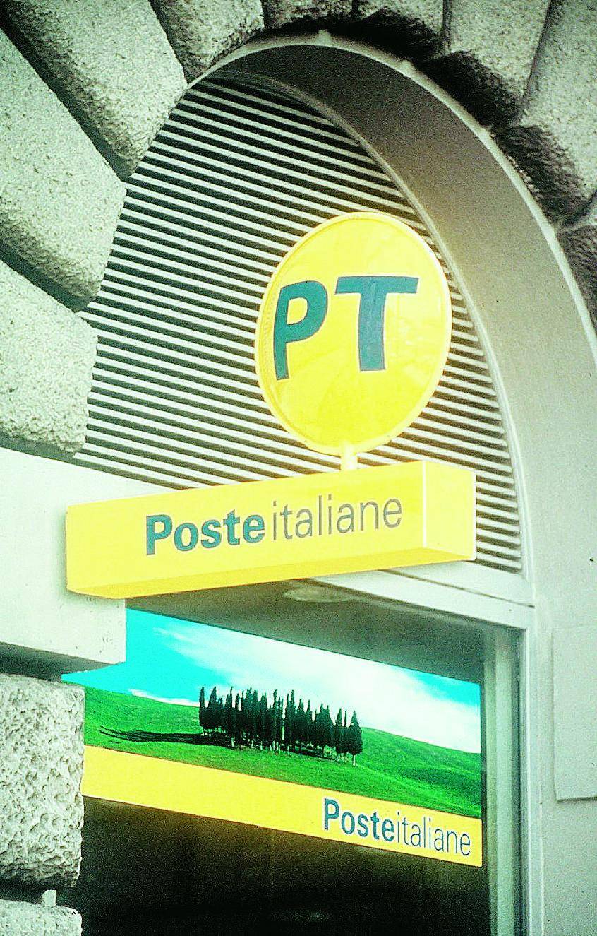 Poste, il servizio riprende Ma sono ancora tutti in coda