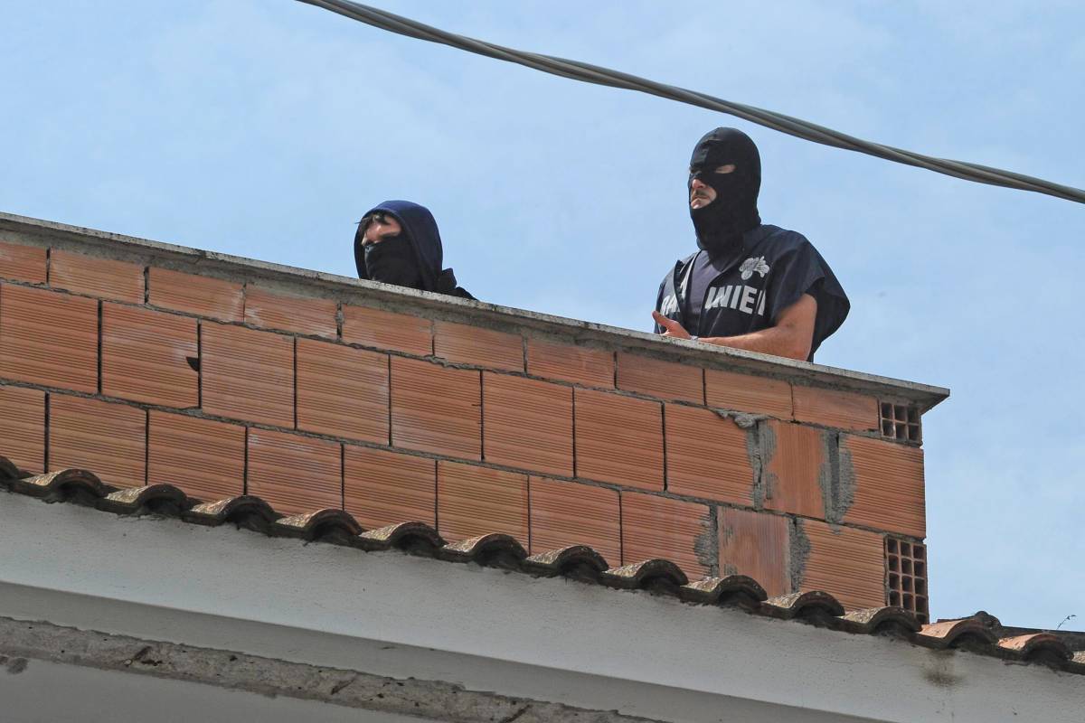 'Ndrangheta, 11 arresti della cosca Abruzzese 
"Volevano uccidere il pm Luberto di Catanzaro"