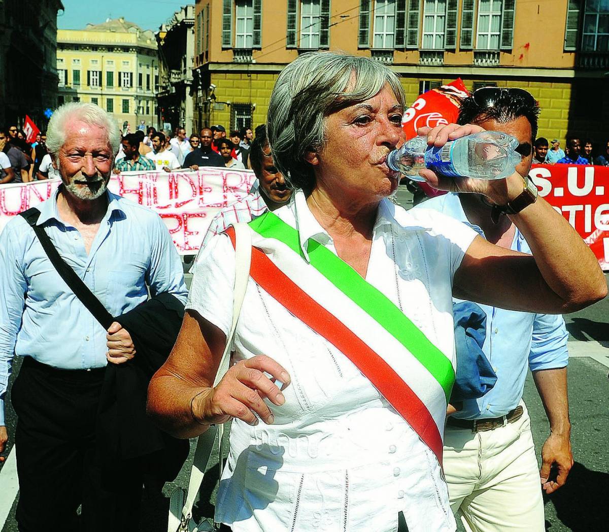 La sinistra vota contro le sue privatizzazioni