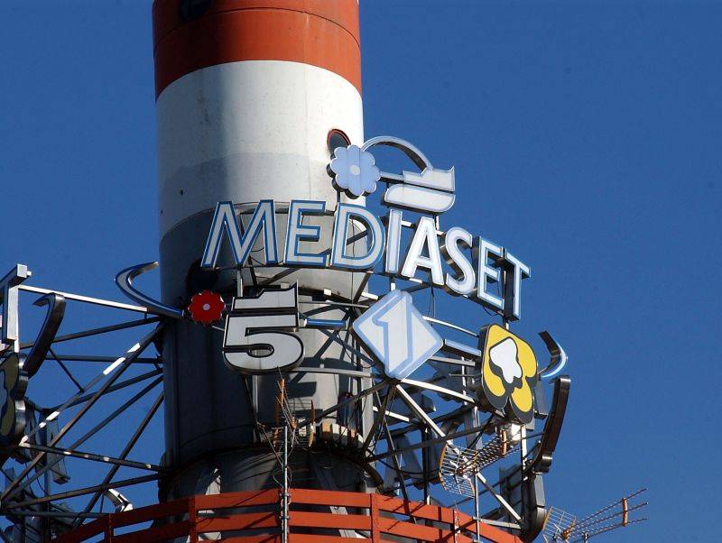 Mediaset supera Sky e torna leader nei ricavi tv