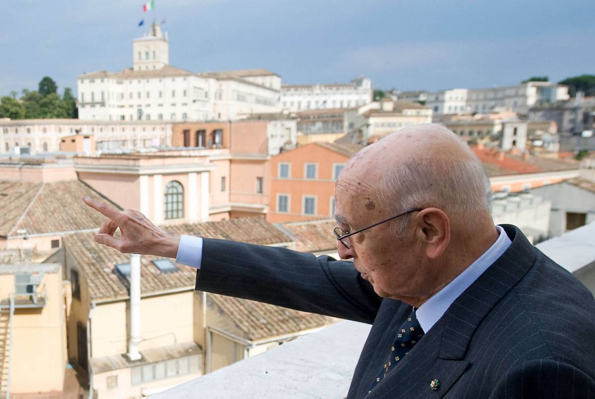 Nuovo avvertimento di Napolitano alla politica: "Nessuna paura a unirvi sugli obiettivi comuni"