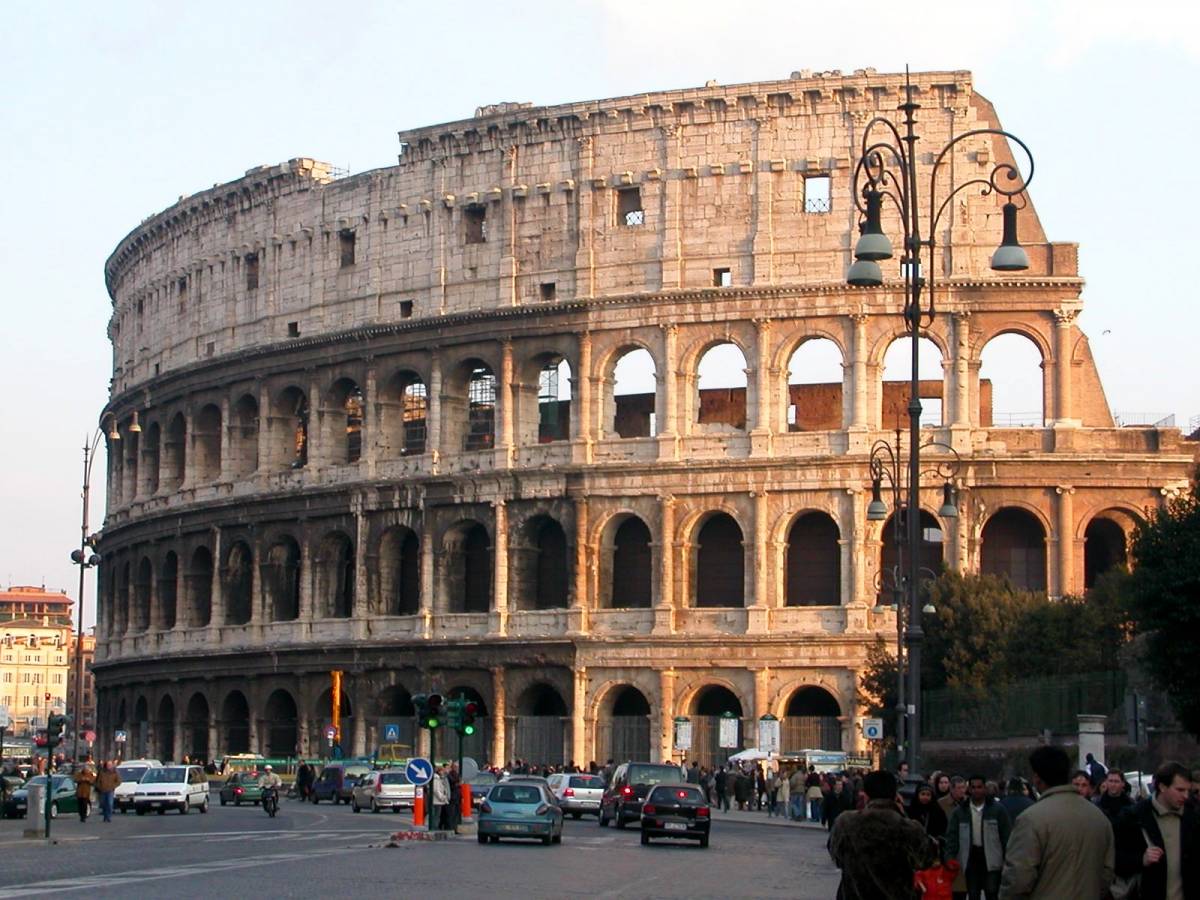 Il Colosseo targato Tod’s: il logo per 15 anni
 
Della Valle finanzierà il restauro dell'anfiteatro