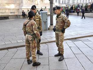 Sicurezza, ecco i progetti della giunta Pisapia: 
"Via i militari dalle strade, non servono a nulla"