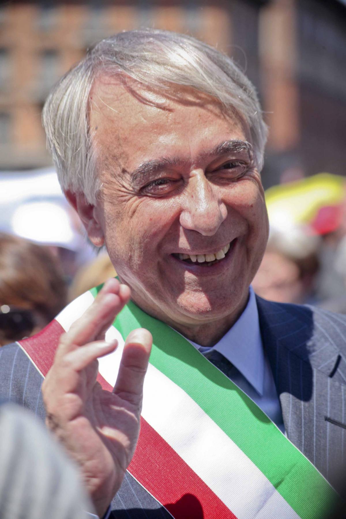 Unioni gay, la Giunta Pisapia è spaccata in due: 
stop a Majorino ma ai cattolici ancora non basta