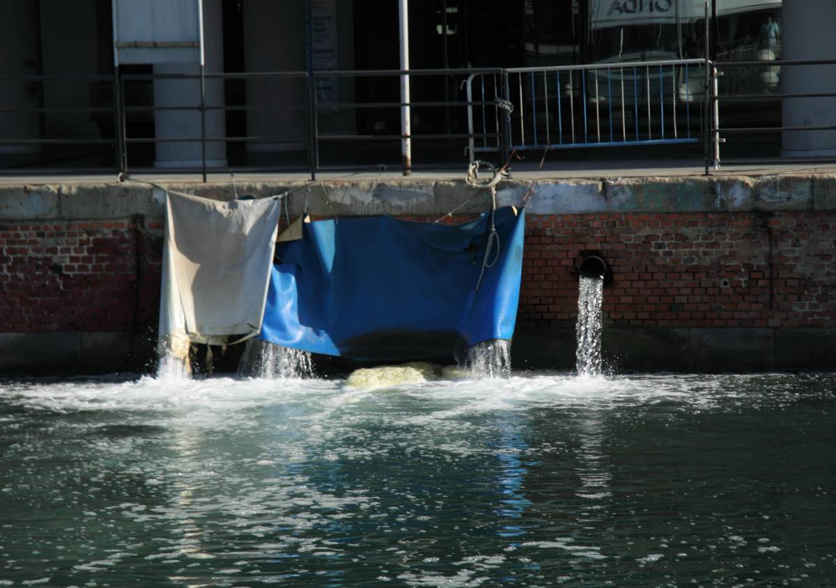 Quella scia di schiuma che da Pegli arriva al Porto Antico