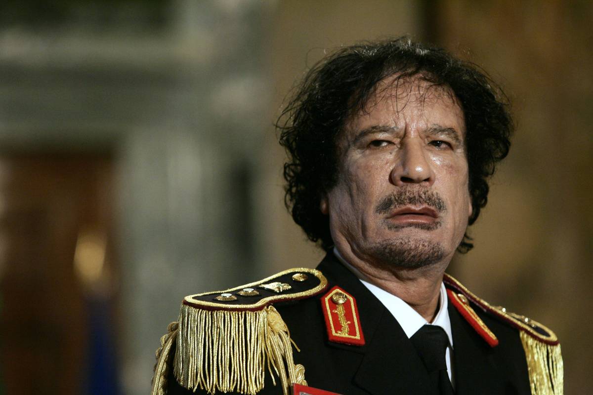 Gheddafi, la farsa del mandato di cattura