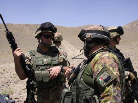 Ordigno in Afghanistan,  
muore militare italiano 
"Avanti con le missioni"