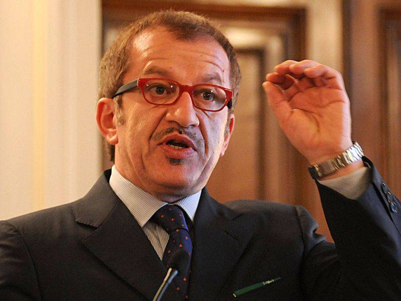 Sicurezza, Maroni svela: 
tornano i sindaci-sceriffi