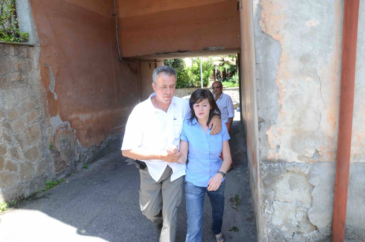 Gli amici e i parenti di Roberto straziati dal dolore