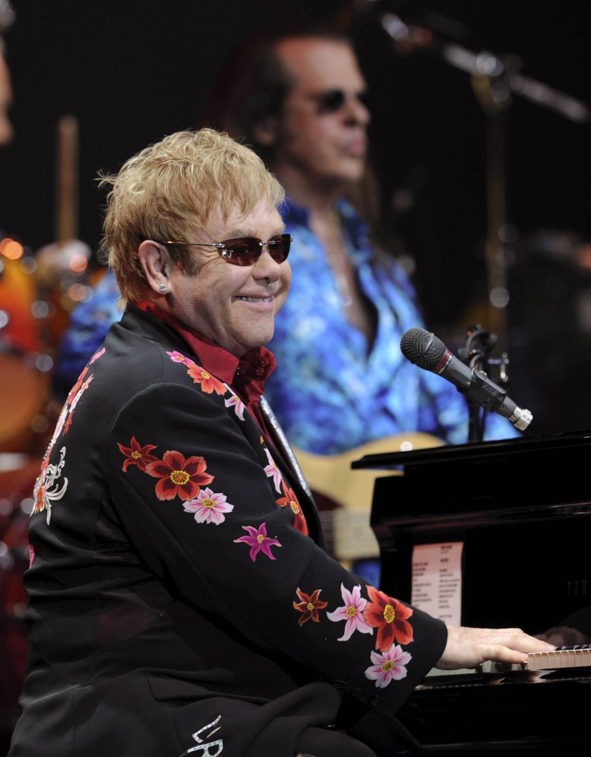 Padova, rom sotto il camerino di Elton John 
Lui si arrabbia e la polizia li sgombera