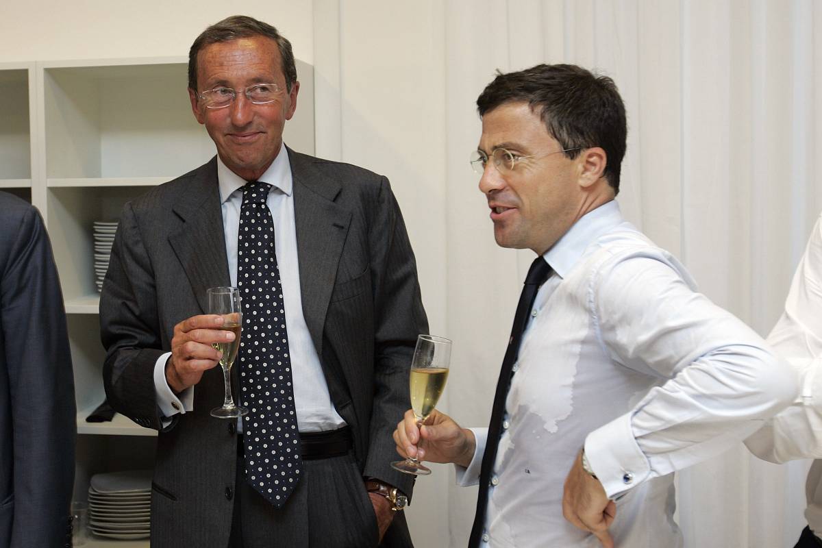 Il Fli flirta con Di Pietro 
Ma scoppia la baraonda