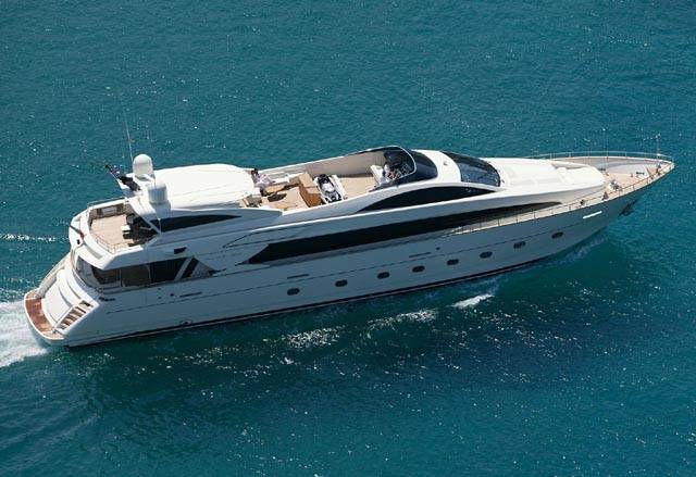 Riva, varato a La Spezia l'ottavo "Athena 115"