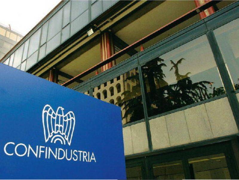 Allarme di Confindustria: 
"Fase di crescita debole"