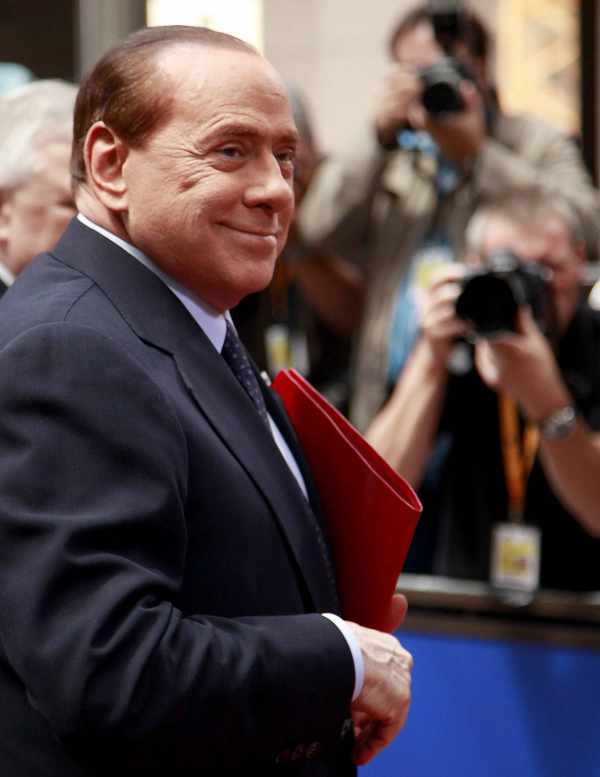 Ma Berlusconi spegne tutte le polemiche: 
"Non ci sono rischi per la stabilità del governo"