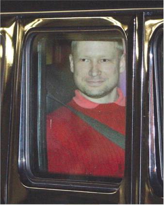 Norvegia, il killer Breivik 
rischia fino a 30 anni: 
crimini contro l'umanità