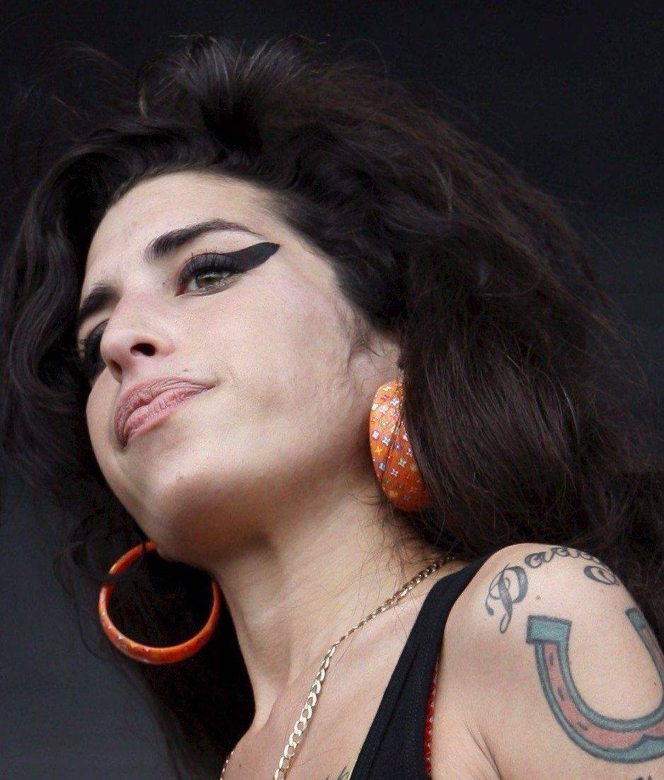 Amy Winehouse cremata 
Rito ebraico per i funerali