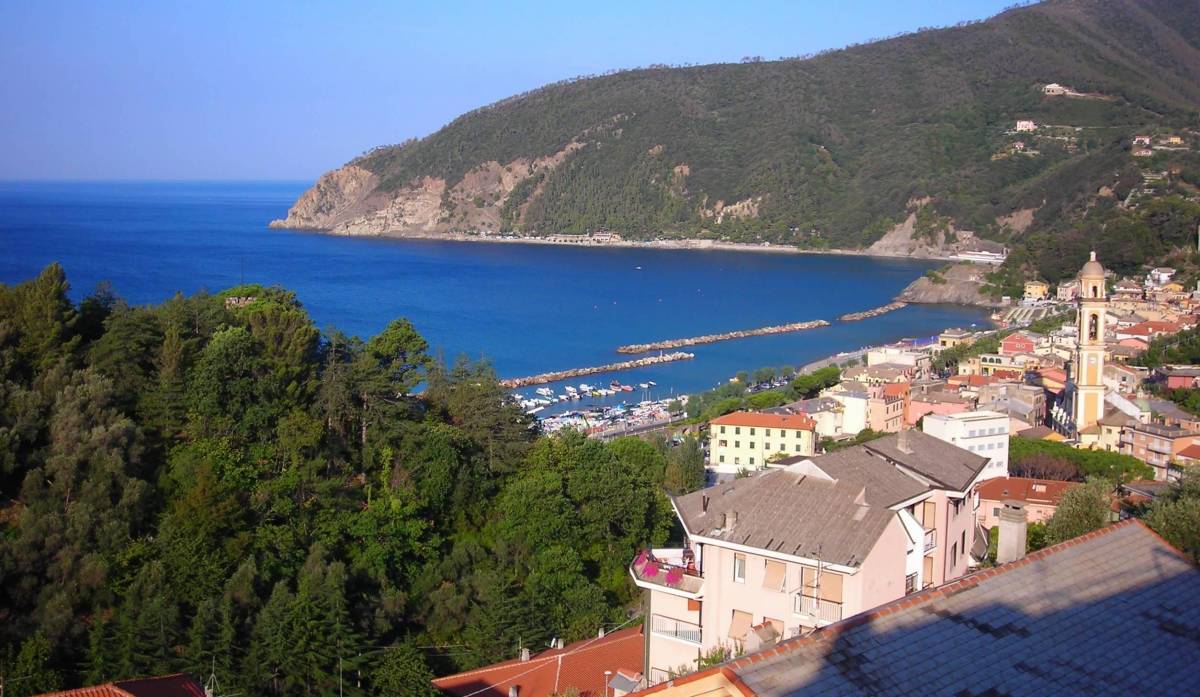 Moneglia, il posteggio non si trova nemmeno a pagarlo