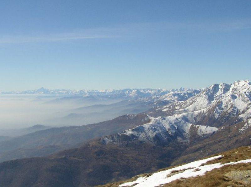 Colpito dal fulmine mentre scendeva dalle Alpi 
Aveva sparso le ceneri del fratello sulla vetta