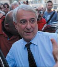 Pisapia scaricabarile: «Irpef e aumento Atm colpa della Moratti»