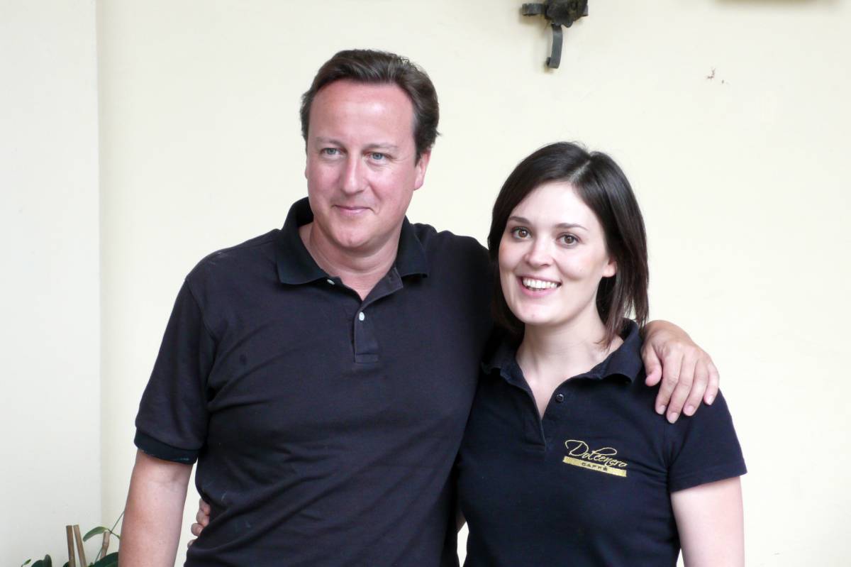 Pace fatta tra Cameron  
e la barista toscana
