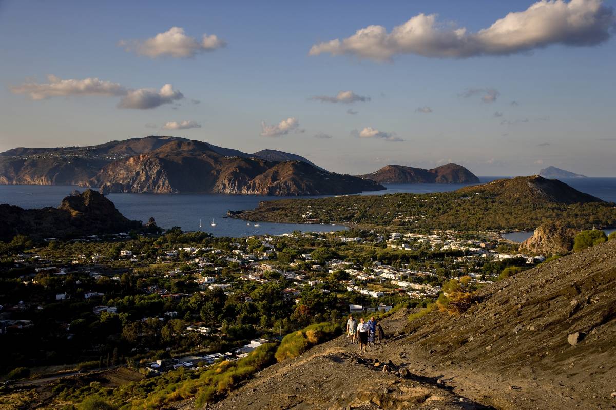 Vulcano, miti e leggende  
di une delle sette isole capitali