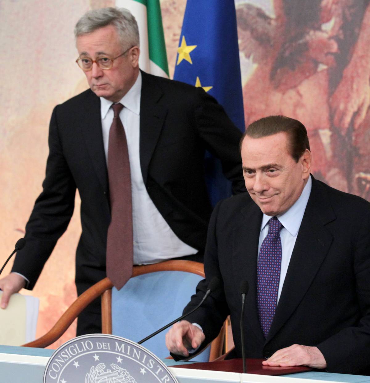 Berlusconi soddisfatto: 
"Le misure apprezzate 
dalla Merkel e Trichet"