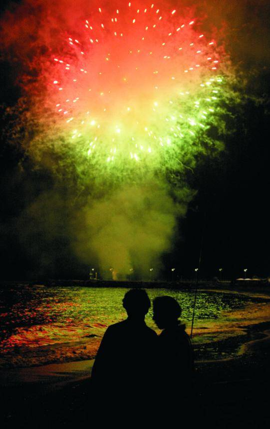 Fuochi d’artificio, sole musica e gastronomia nel Ferragosto ligure