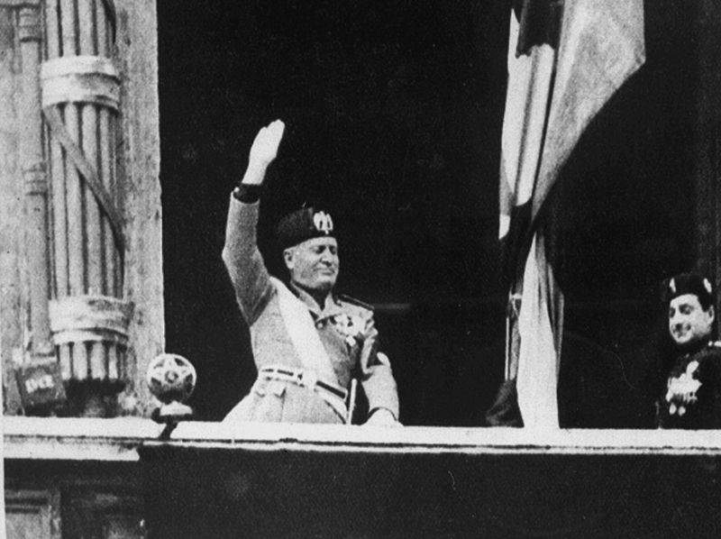 Dalla culla alla tomba:  
torna il welfare del Duce