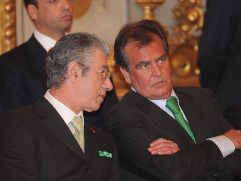 Bossi leader in difficoltà  
si affida alle sue 7 vite