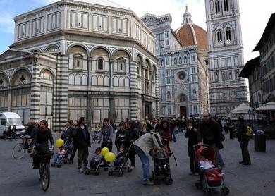 Al Duomo di Firenze (se paghi) salti la coda 
Sette euro per avere la "priorità" sugli altri
