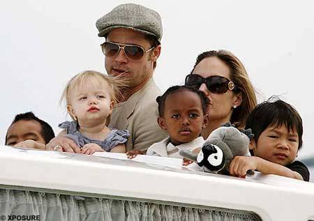 Per Brad Pitt e Angelina in arrivo sei cavalli 
Un maxiregalo per andare in sella in "famiglia"