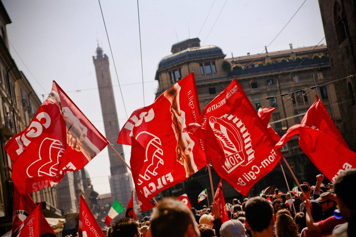 L'euro affoga e la Cgil sciopera 
Il costo dello stop? 5 miliardi