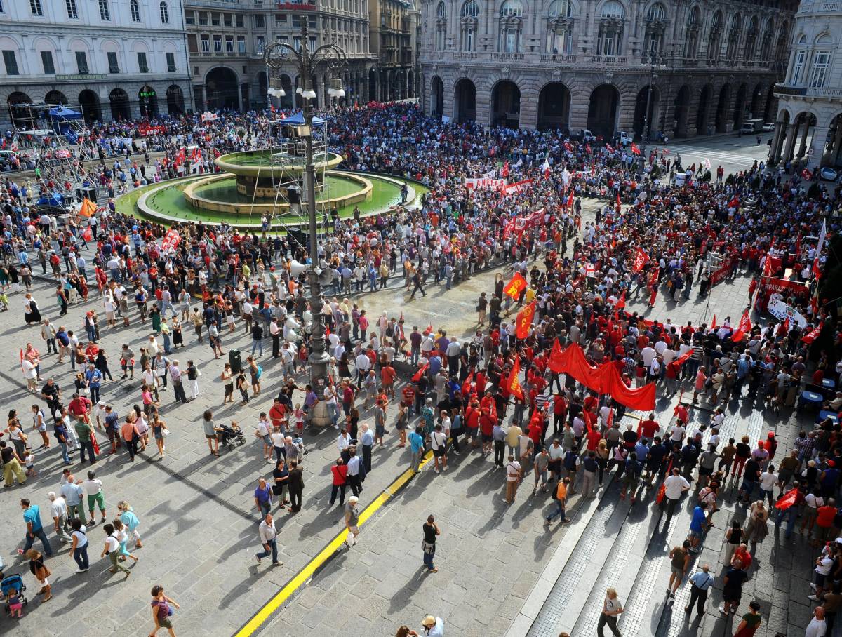 La piazza che piace al Pd fischia Mameli