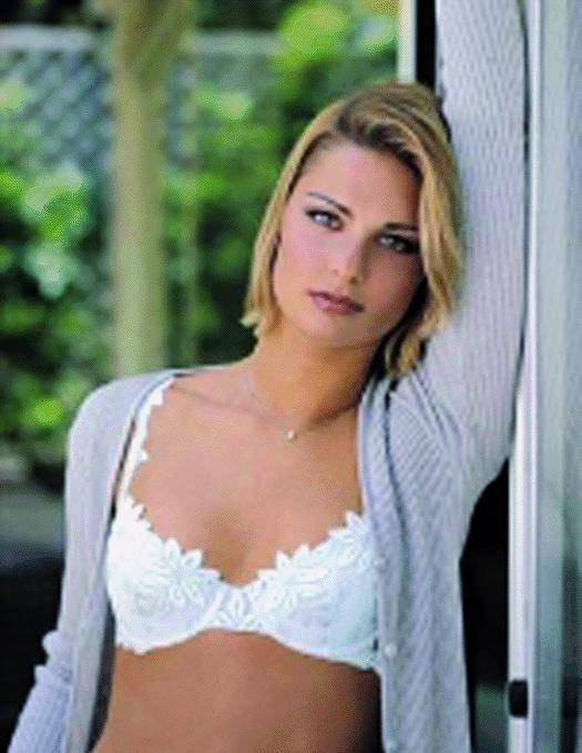 Maurizia Cacciatori cambia vita con un beauty center alla foce del Magra