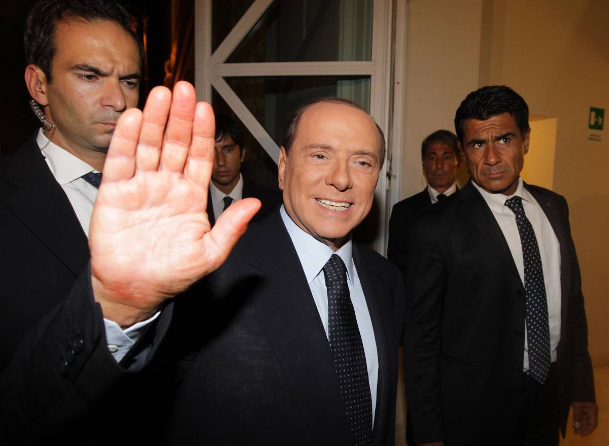 Berlusconi difende la manovra del governo 
"Abbiamo salvato i risparmi delle famiglie"