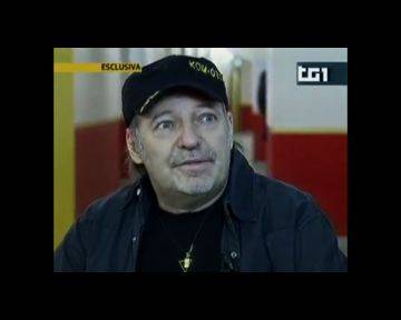 Vasco straparla sul web 
e Satisfiction lo licenzia 
Non sarà più l'editore