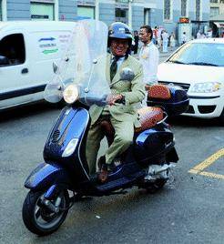 Posti moto cancellati in centro per far spazio ai corpi consolari