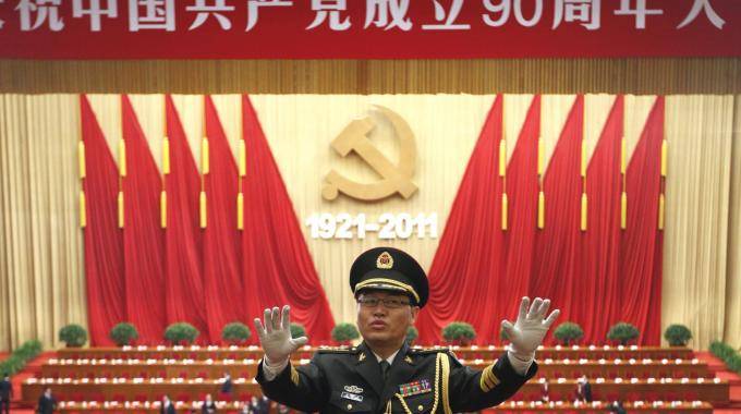 Chi sono i più ricchi in Cina? I comunisti... 
Solo i membri del partito fanno soldi e carriera