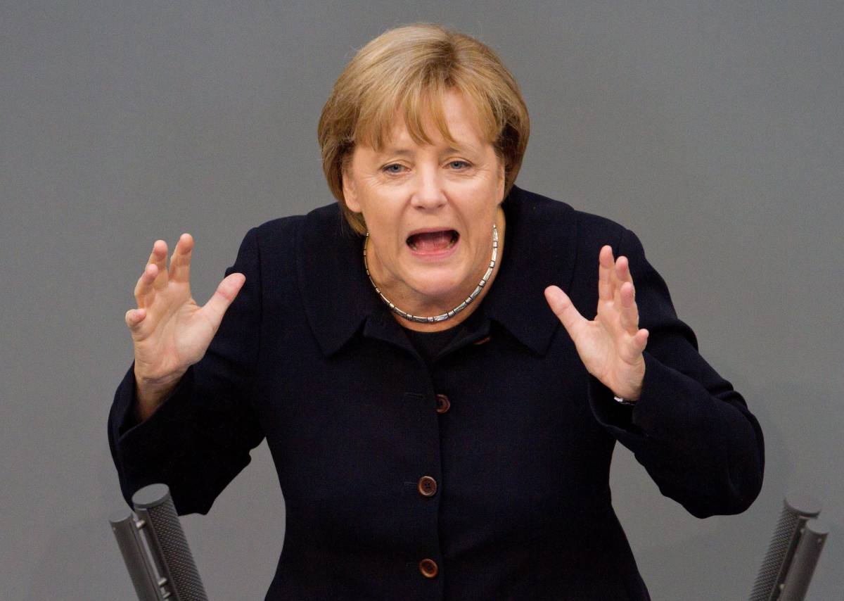 Crisi, la Merkel avverte: 
"Se mai crollerà l'euro,  
crollerà anche l'Europa"
