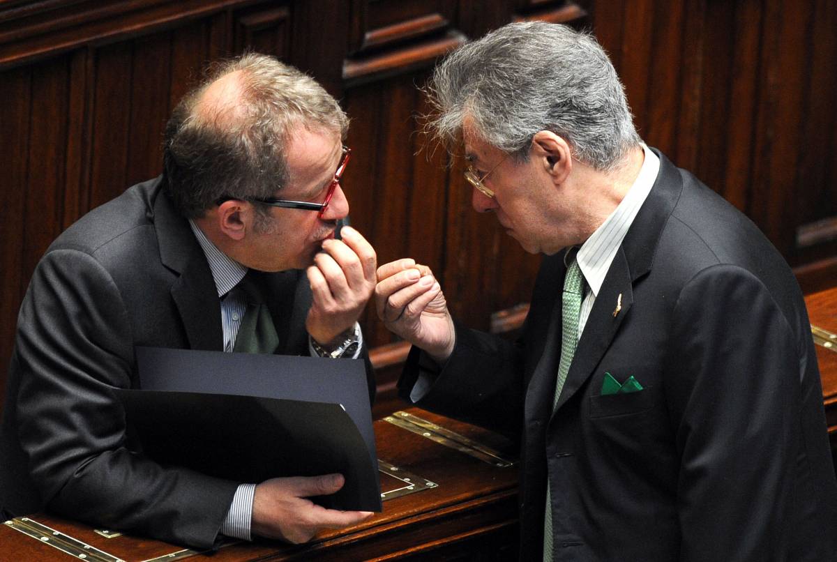 Il Carroccio è pronto a difendere Milanese 
Bossi al Cavaliere: il governo non cadrà