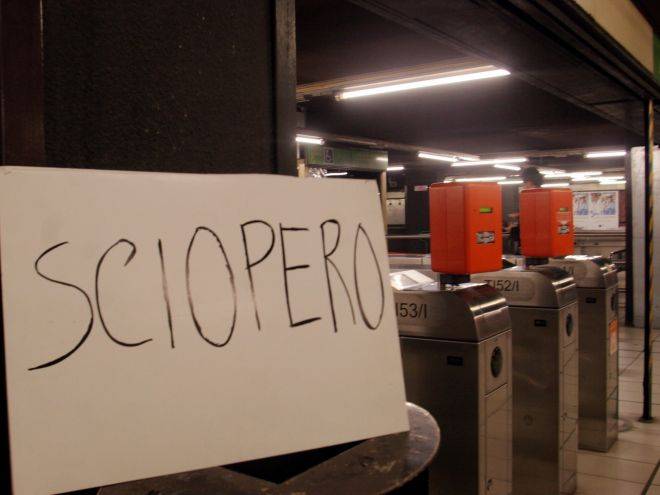 E' un ottobre di scioperi 
Dai trasporti alla scuola 
la mappa delle proteste