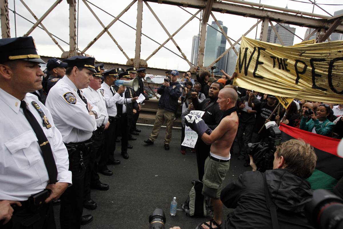 Usa, gli indignados in piazza contro Wall Street 
La polizia ha rilasciato i 700 manifestanti